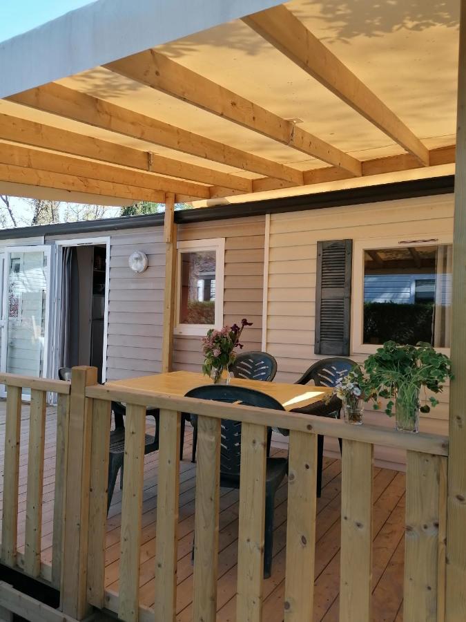 Mobil Home Tout Confort 6 Personnes Climatise Au Pied Du Luberon La Roque-d'Antheron Dış mekan fotoğraf