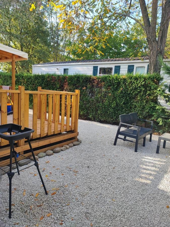 Mobil Home Tout Confort 6 Personnes Climatise Au Pied Du Luberon La Roque-d'Antheron Dış mekan fotoğraf