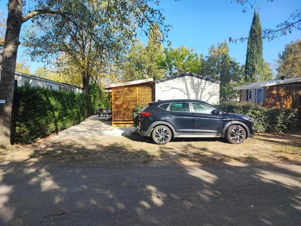 Mobil Home Tout Confort 6 Personnes Climatise Au Pied Du Luberon La Roque-d'Antheron Dış mekan fotoğraf