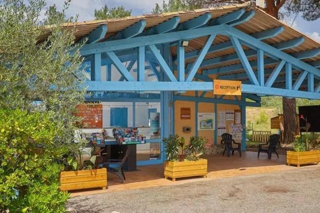 Mobil Home Tout Confort 6 Personnes Climatise Au Pied Du Luberon La Roque-d'Antheron Dış mekan fotoğraf