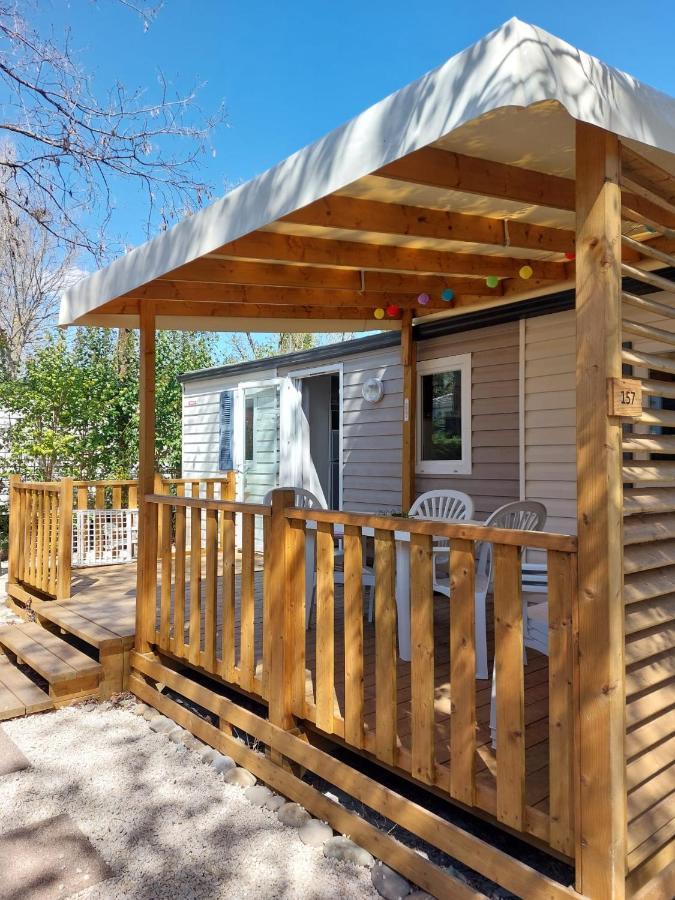 Mobil Home Tout Confort 6 Personnes Climatise Au Pied Du Luberon La Roque-d'Antheron Dış mekan fotoğraf