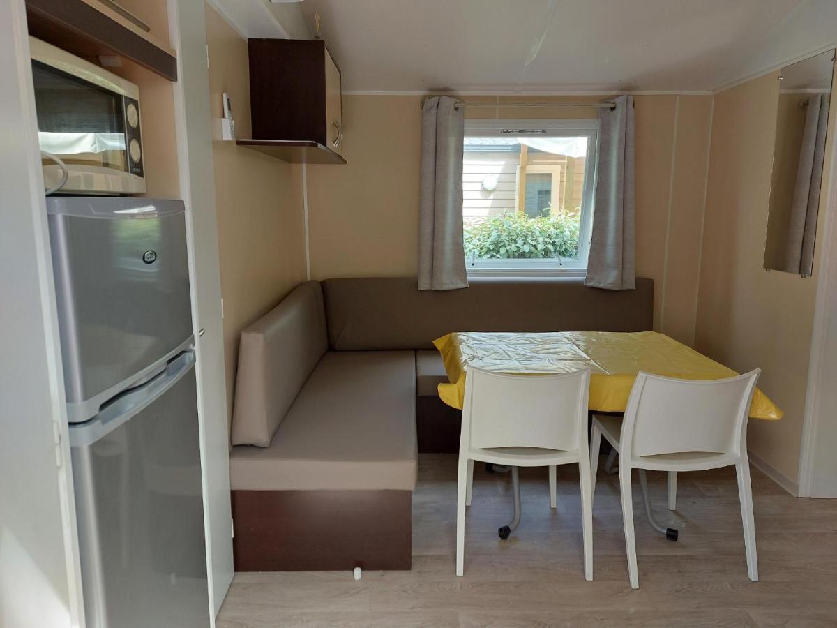 Mobil Home Tout Confort 6 Personnes Climatise Au Pied Du Luberon La Roque-d'Antheron Dış mekan fotoğraf