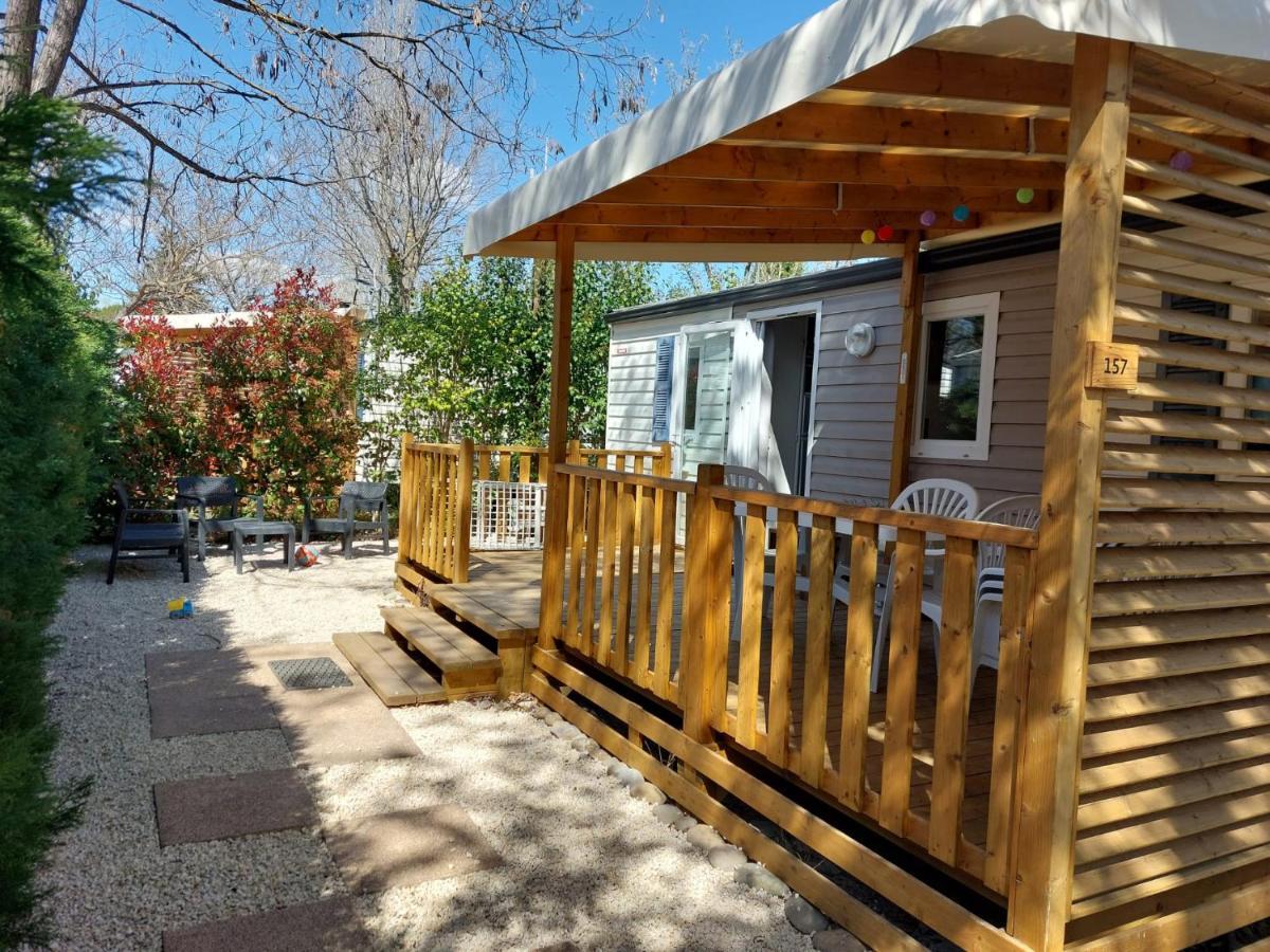 Mobil Home Tout Confort 6 Personnes Climatise Au Pied Du Luberon La Roque-d'Antheron Dış mekan fotoğraf